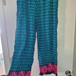 Never worn Crown and ivy pants